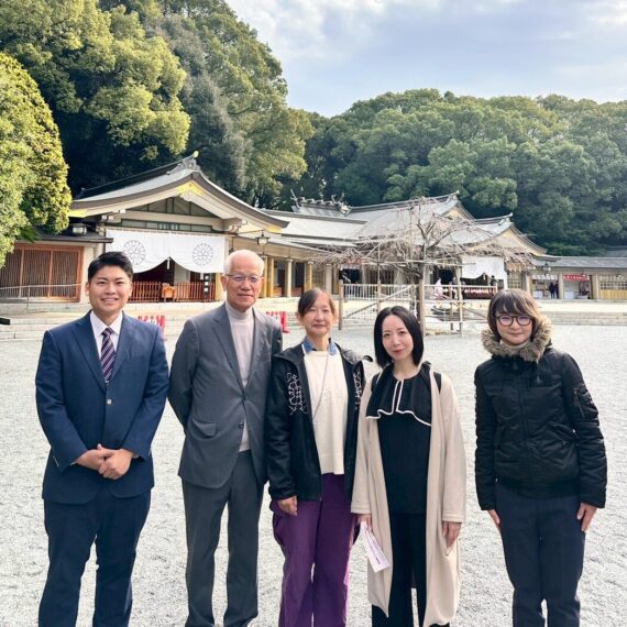 11月 福岡縣護国神社清掃活動を実施しました
